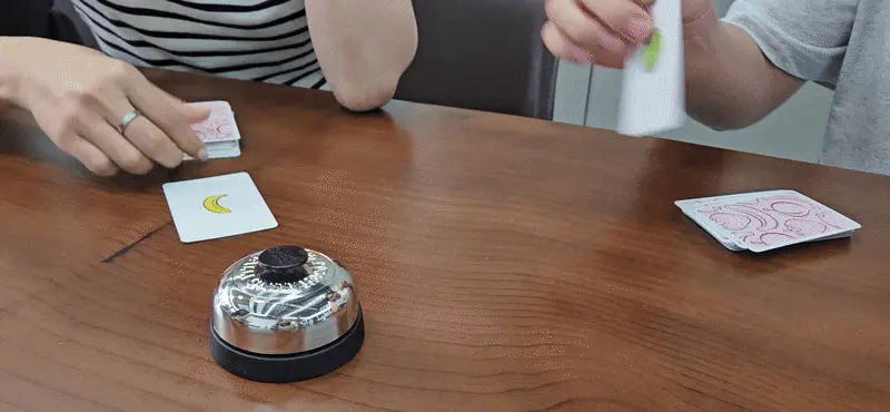 할리갈리 게임을 즐기는 현장